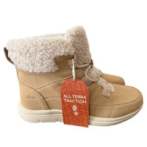 Tan and Off White Sherpa All Terrain Lightweight Ankle Boots Women’s Size: 9M